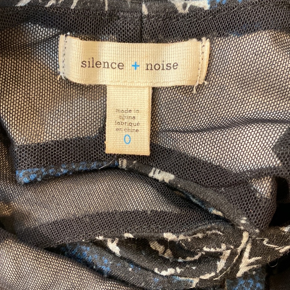 Dress - Picture 8 of 10